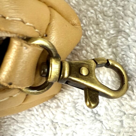 Portland Leather Champagne Dopp Keychain Pouch - Brand New - Picture 7 of 7